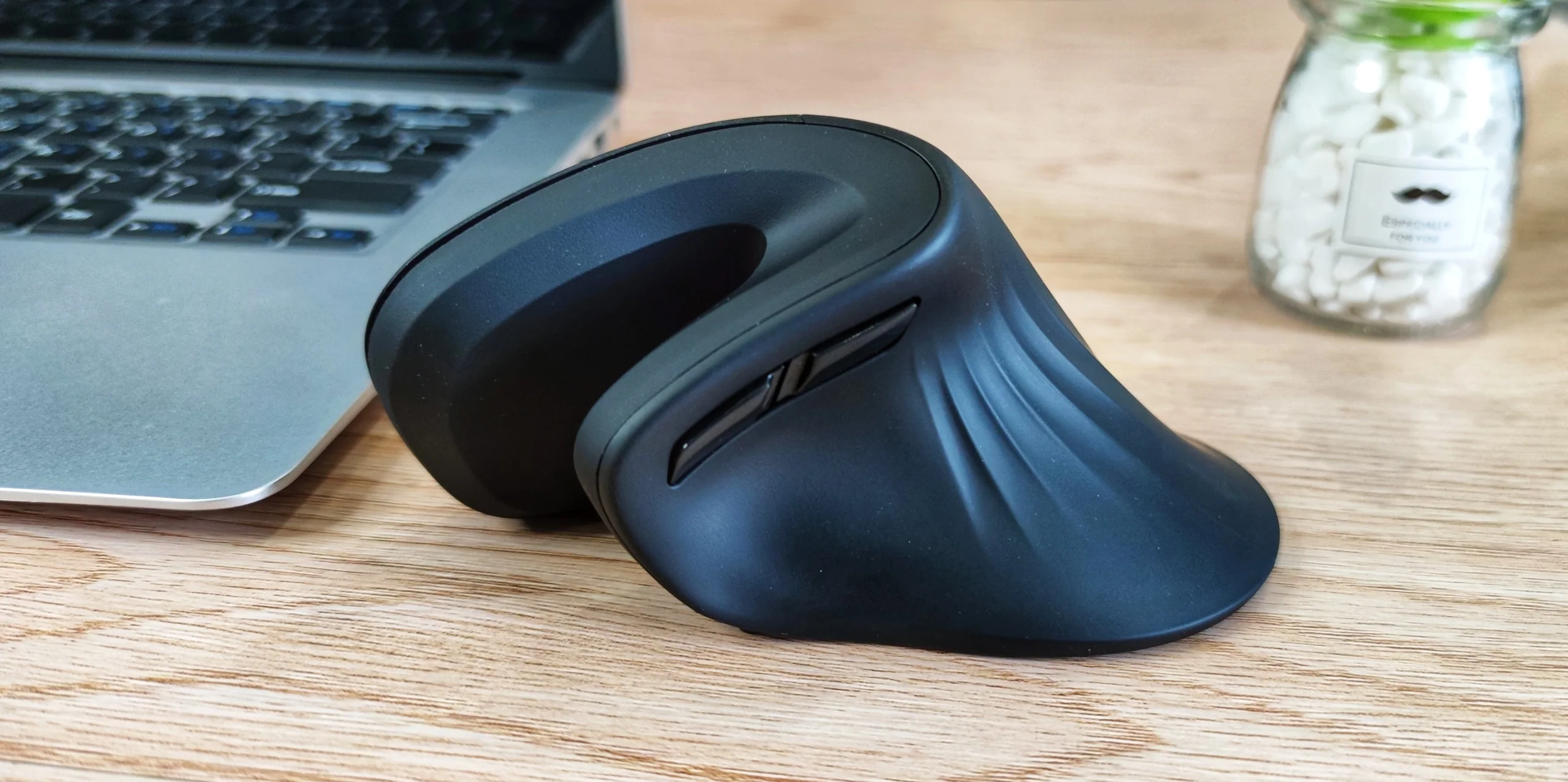 HAVIT HV-MS55GT Wireless Vertical Mouse with Ergonomic Design, Optical - Image 3