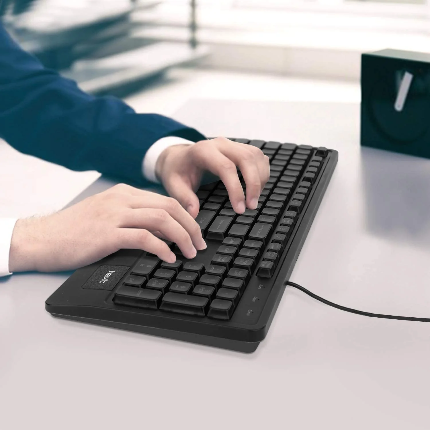 HAVIT KB488L Computer Keyboard 104 Keys with Rainbow Backlit & Wrist Rest - Image 8